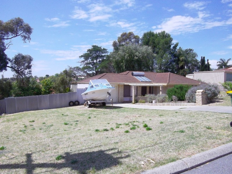 14 Cowling Way, Parmelia WA 6167