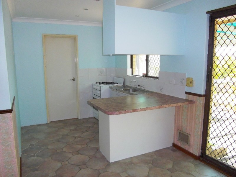 14 Cowling Way, Parmelia WA 6167