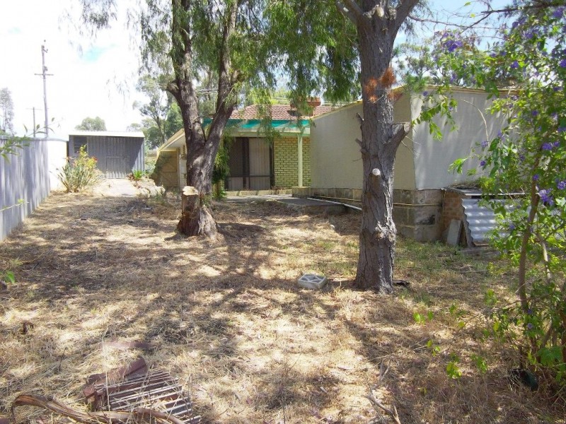 14 Cowling Way, Parmelia WA 6167