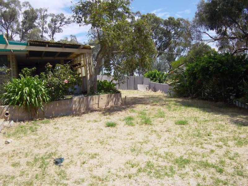 14 Cowling Way, Parmelia WA 6167