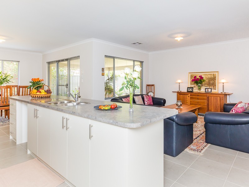 39 Runnymede Gate, Wellard WA 6170