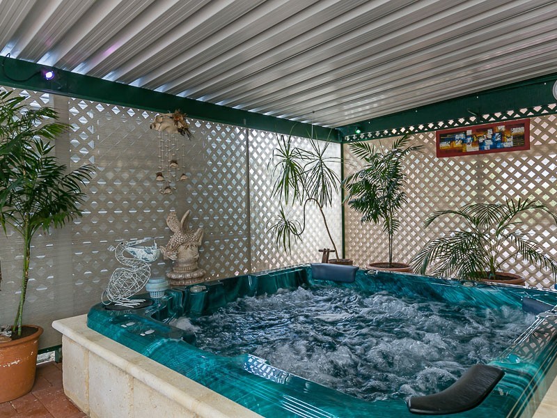 4 Gilling Place, Orelia WA 6167