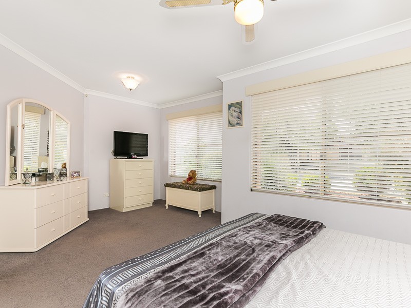 4 Gilling Place, Orelia WA 6167