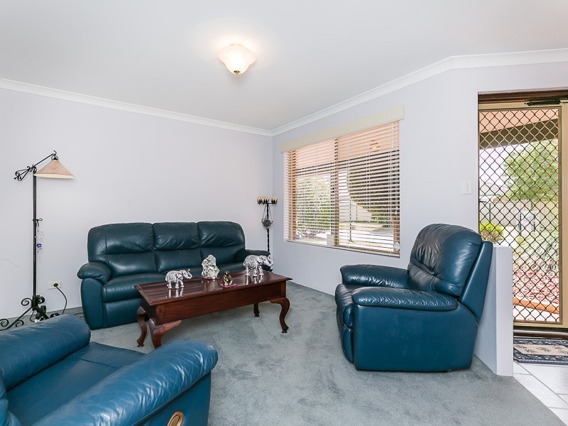 4 Gilling Place, Orelia WA 6167