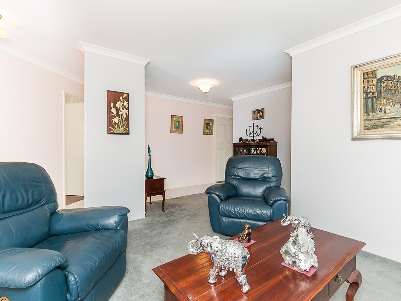 4 Gilling Place, Orelia WA 6167