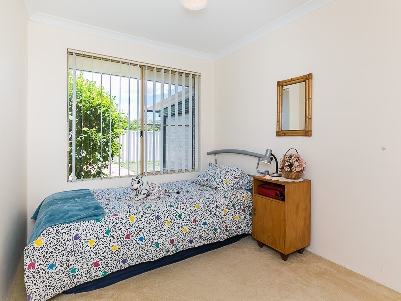 4 Gilling Place, Orelia WA 6167