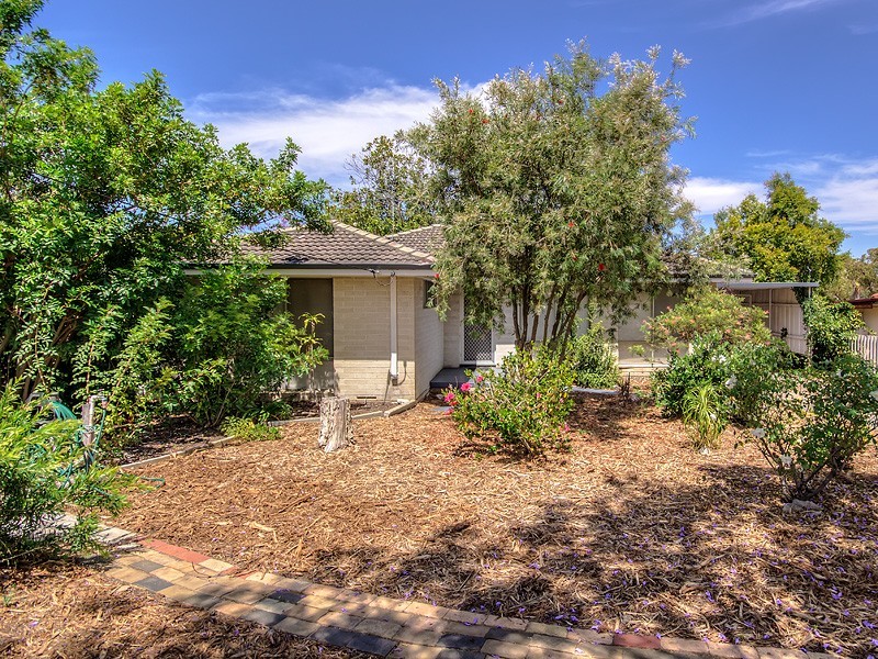 5 Maydwell Way, Calista WA 6167