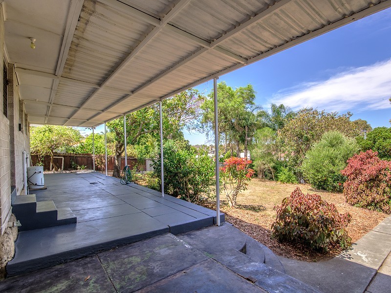 5 Maydwell Way, Calista WA 6167