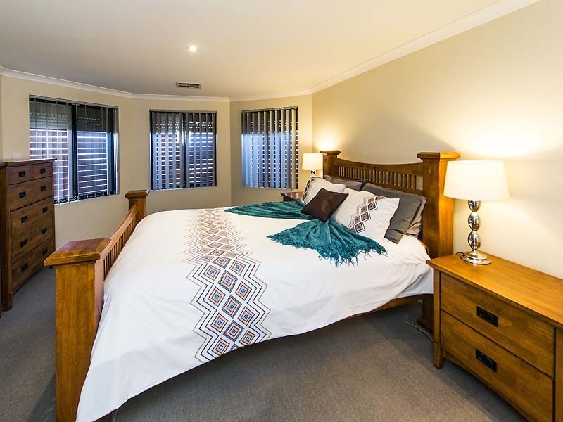 6 Leeuwin Chase, Bertram WA 6167