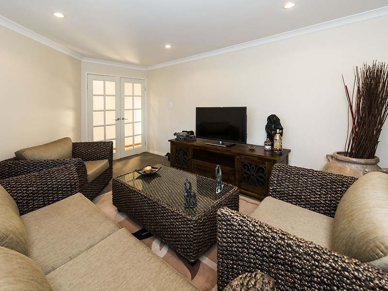 6 Leeuwin Chase, Bertram WA 6167