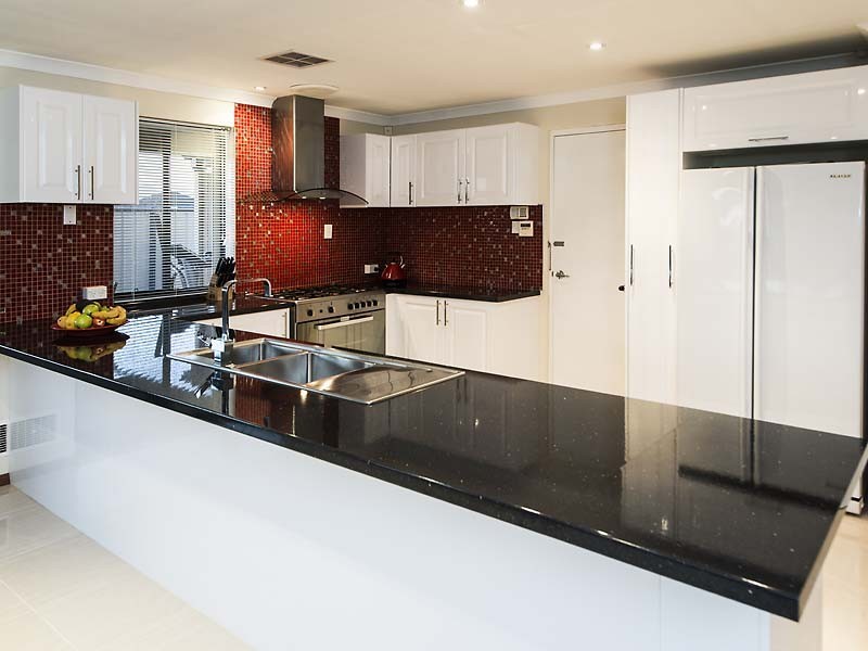 6 Leeuwin Chase, Bertram WA 6167