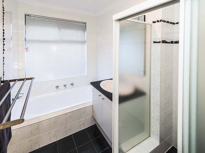 6 Leeuwin Chase, Bertram WA 6167
