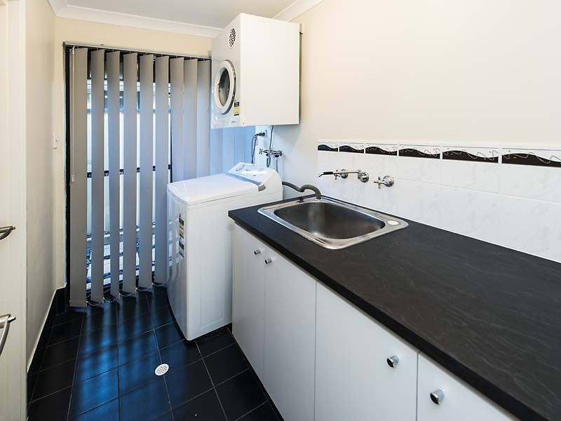 6 Leeuwin Chase, Bertram WA 6167