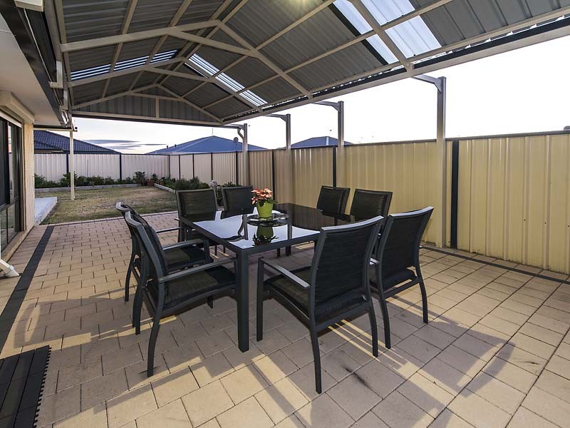 6 Leeuwin Chase, Bertram WA 6167