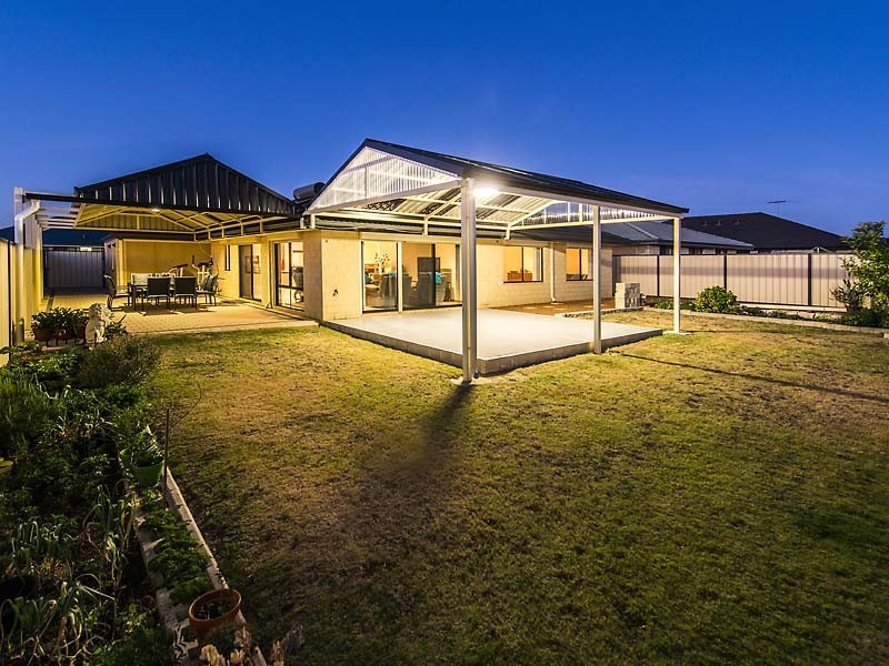 6 Leeuwin Chase, Bertram WA 6167