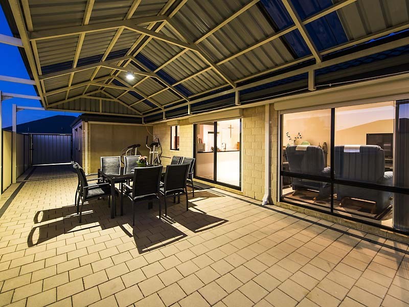6 Leeuwin Chase, Bertram WA 6167