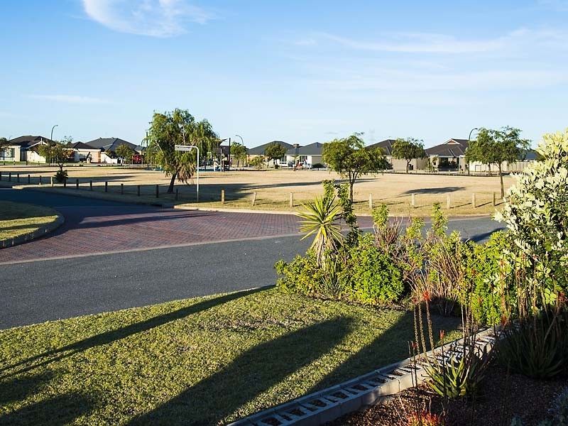 6 Leeuwin Chase, Bertram WA 6167