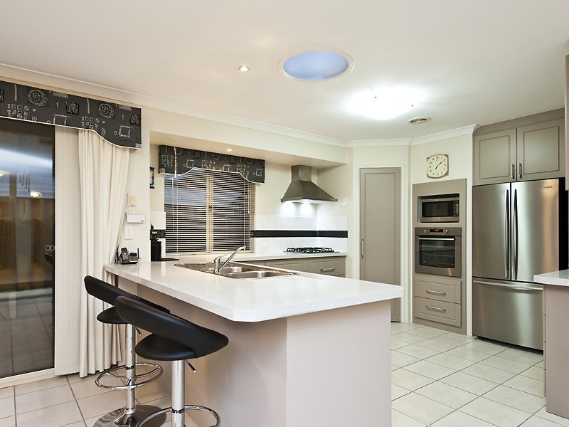 9 Ascot Parkway, Bertram WA 6167