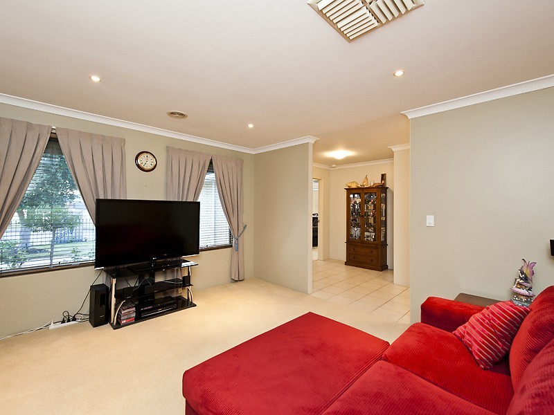 9 Ascot Parkway, Bertram WA 6167