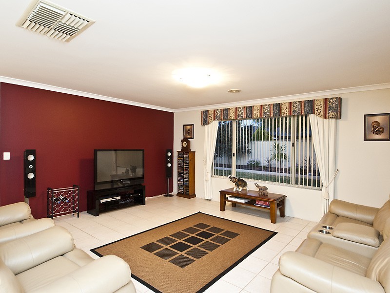 9 Ascot Parkway, Bertram WA 6167