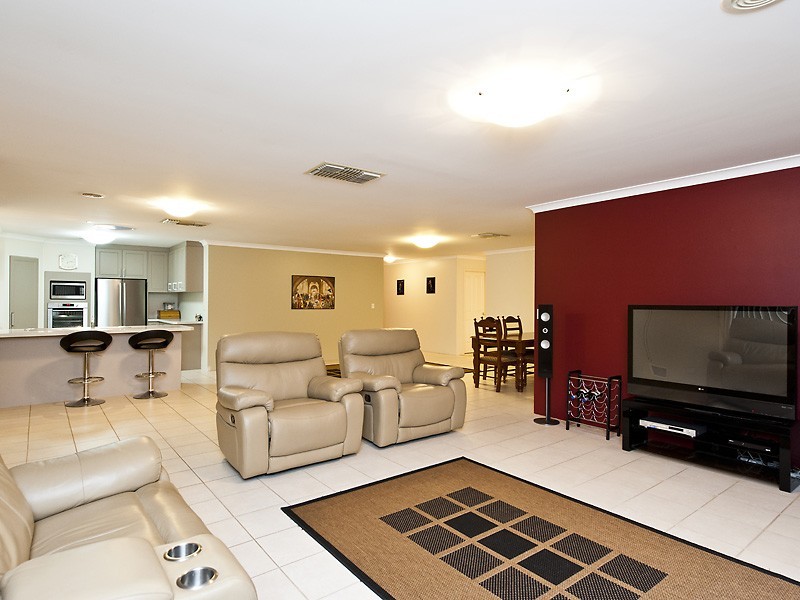 9 Ascot Parkway, Bertram WA 6167