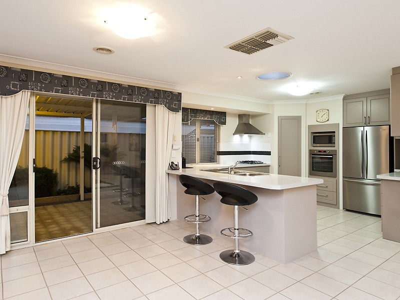 9 Ascot Parkway, Bertram WA 6167