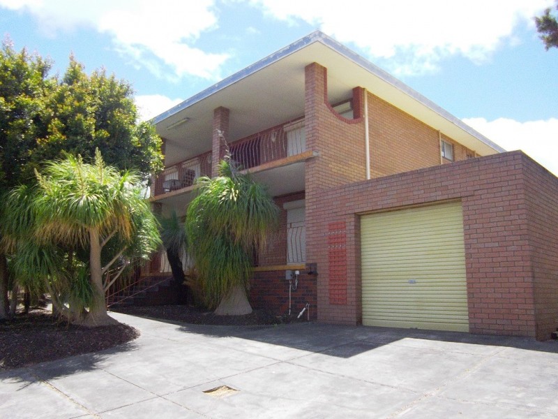 34 Tanson Road, Parmelia WA 6167