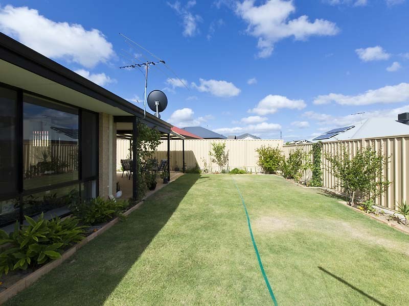 6 Camballin Loop, Bertram WA 6167
