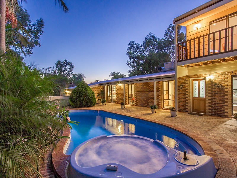 18 Goldsmith Drive, Wellard WA 6170