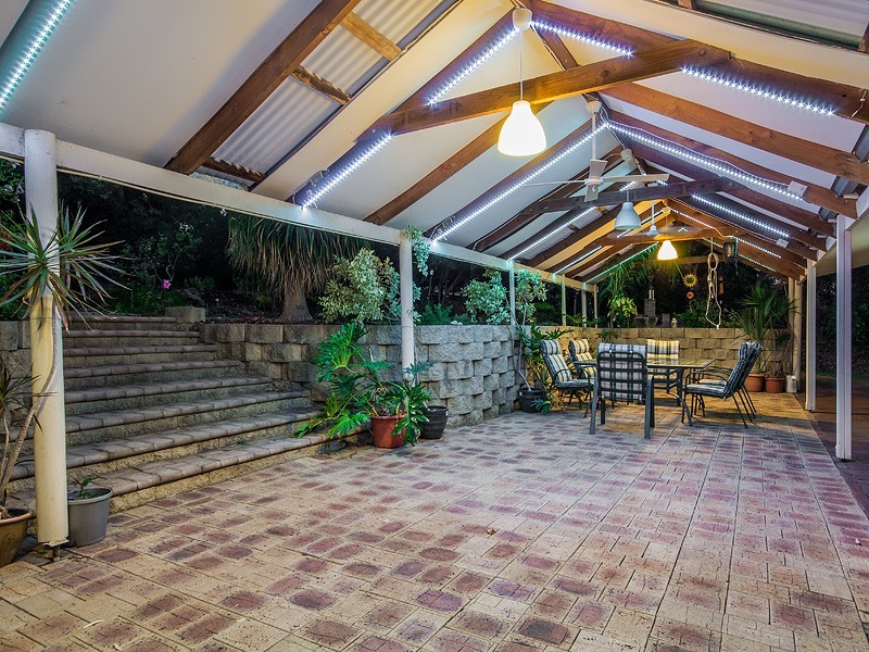 18 Goldsmith Drive, Wellard WA 6170