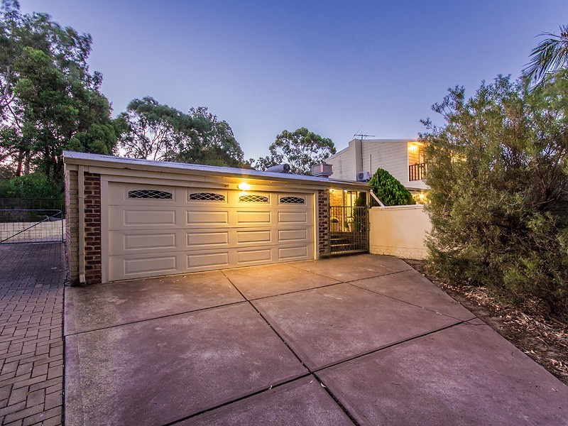 18 Goldsmith Drive, Wellard WA 6170