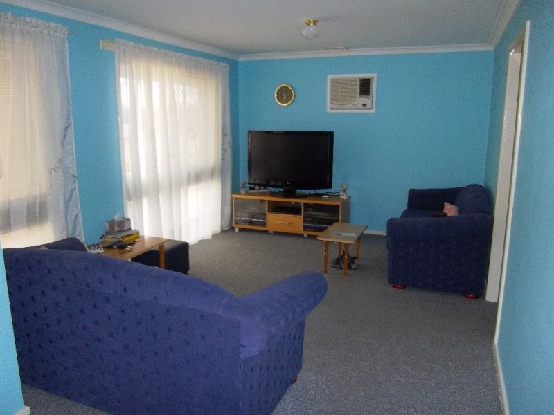 21 Cowling Way, Parmelia WA 6167