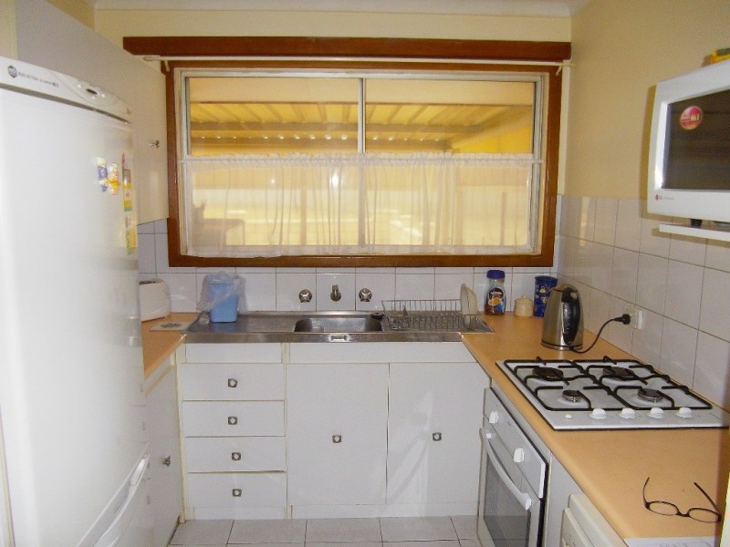 21 Cowling Way, Parmelia WA 6167