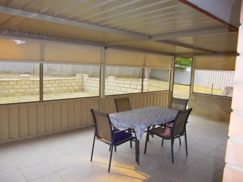 21 Cowling Way, Parmelia WA 6167