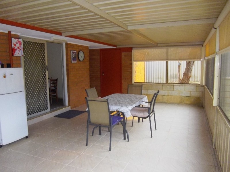 21 Cowling Way, Parmelia WA 6167