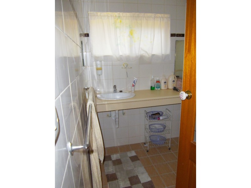 21 Cowling Way, Parmelia WA 6167