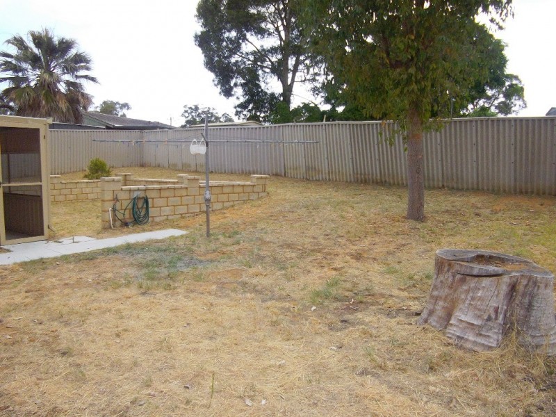 21 Cowling Way, Parmelia WA 6167