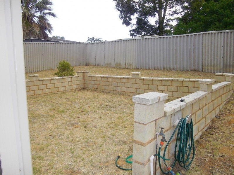 21 Cowling Way, Parmelia WA 6167