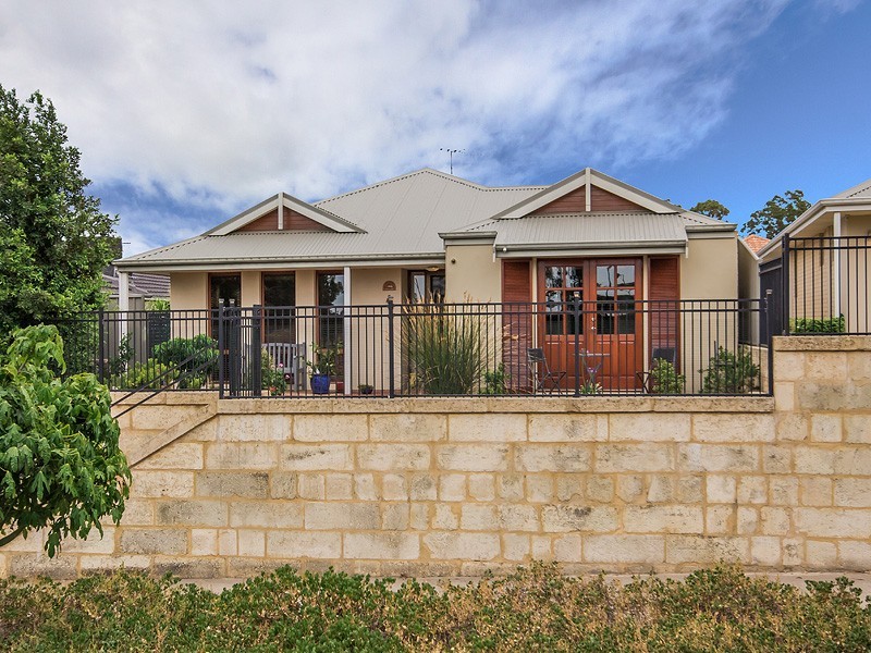 15 Lambeth Circle, Wellard WA 6170