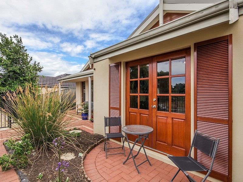 15 Lambeth Circle, Wellard WA 6170
