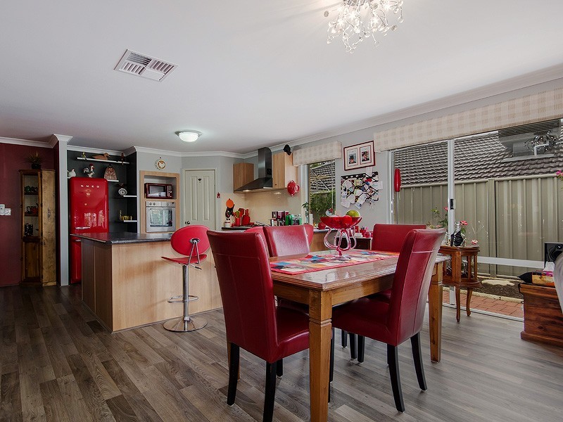 15 Lambeth Circle, Wellard WA 6170