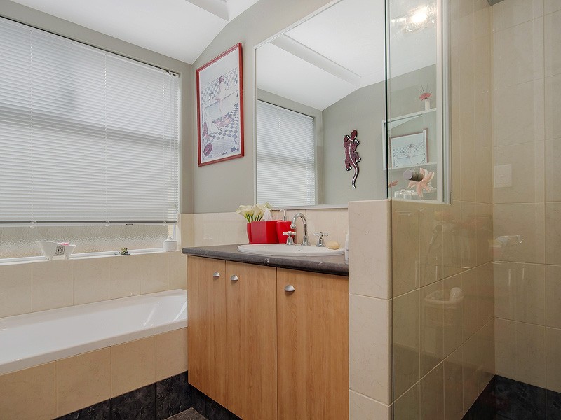 15 Lambeth Circle, Wellard WA 6170