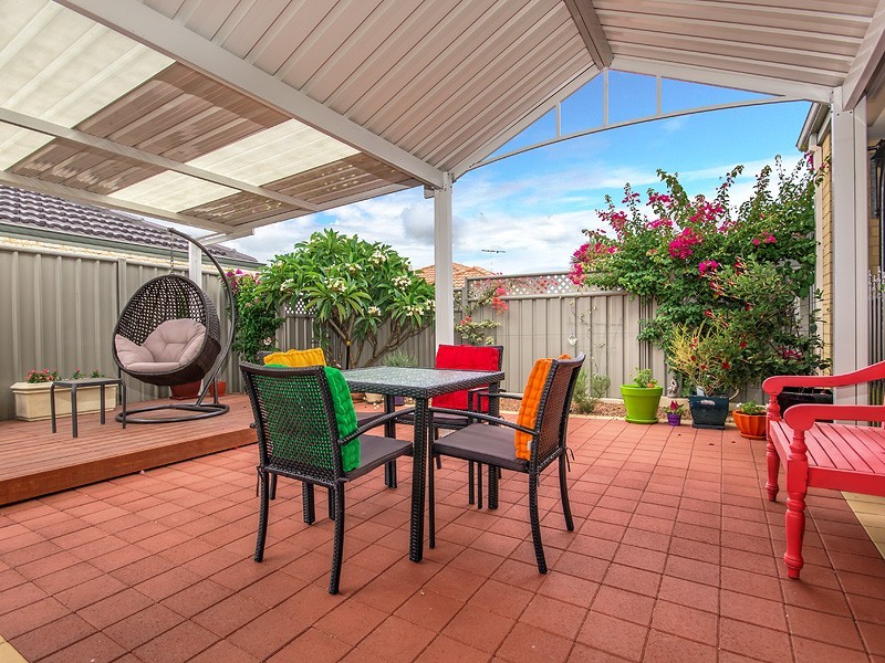 15 Lambeth Circle, Wellard WA 6170