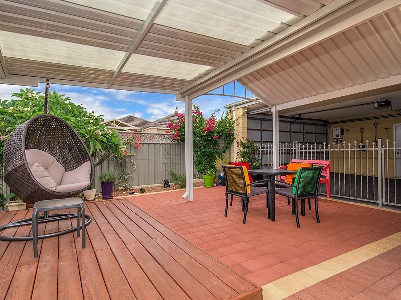 15 Lambeth Circle, Wellard WA 6170