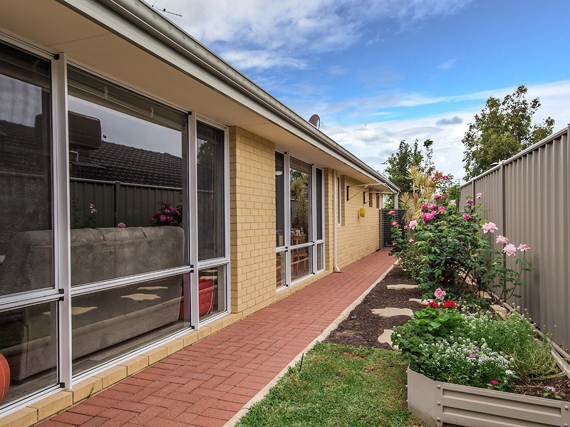 15 Lambeth Circle, Wellard WA 6170