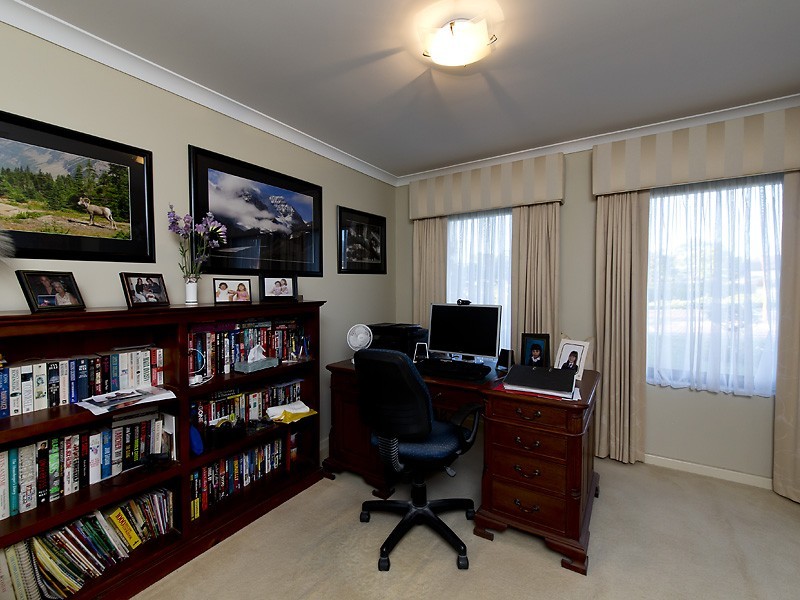 121 Centennial Avenue, Bertram WA 6167