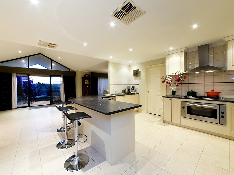 121 Centennial Avenue, Bertram WA 6167