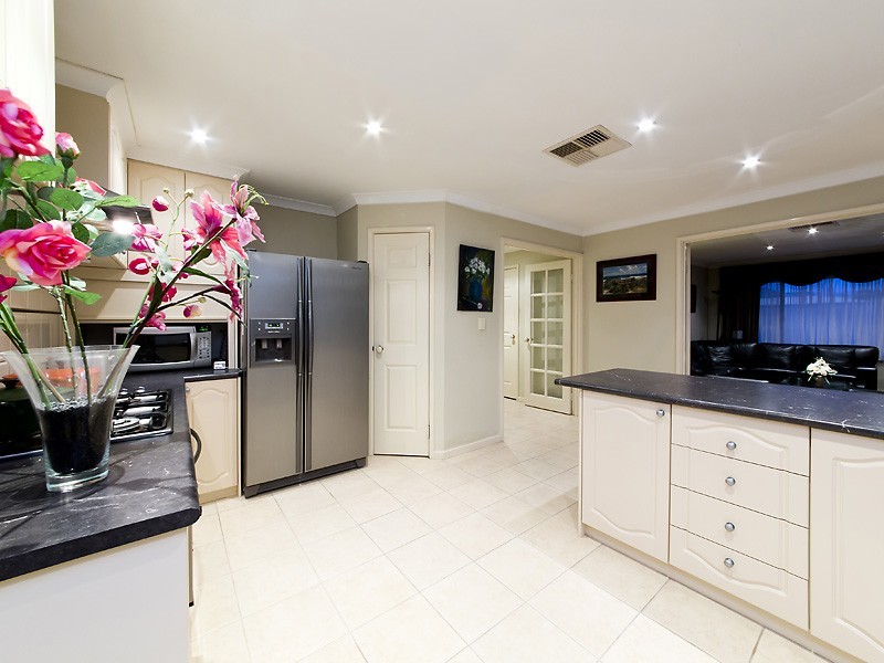 121 Centennial Avenue, Bertram WA 6167