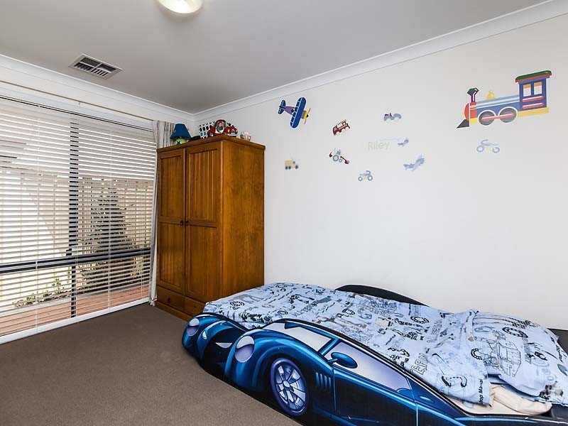 35 Stokesay Street, Orelia WA 6167