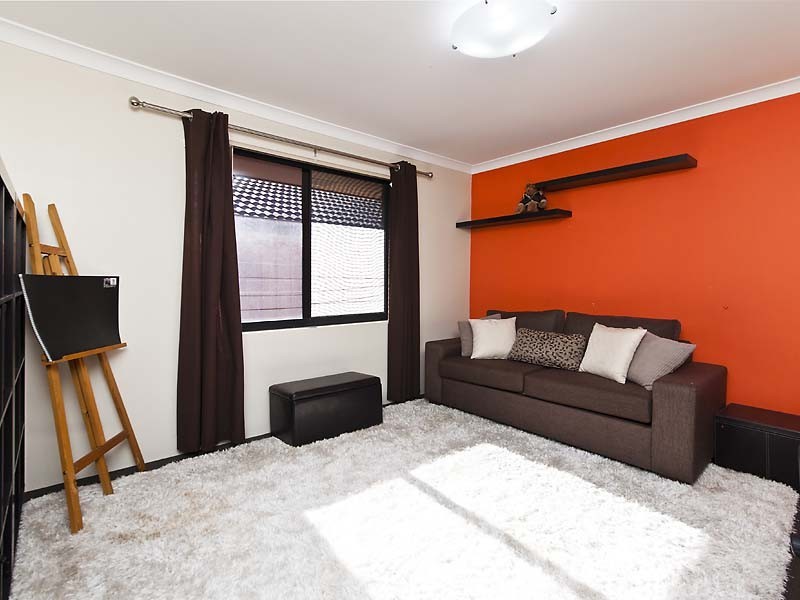 18 Cheltenham Loop, Bertram WA 6167